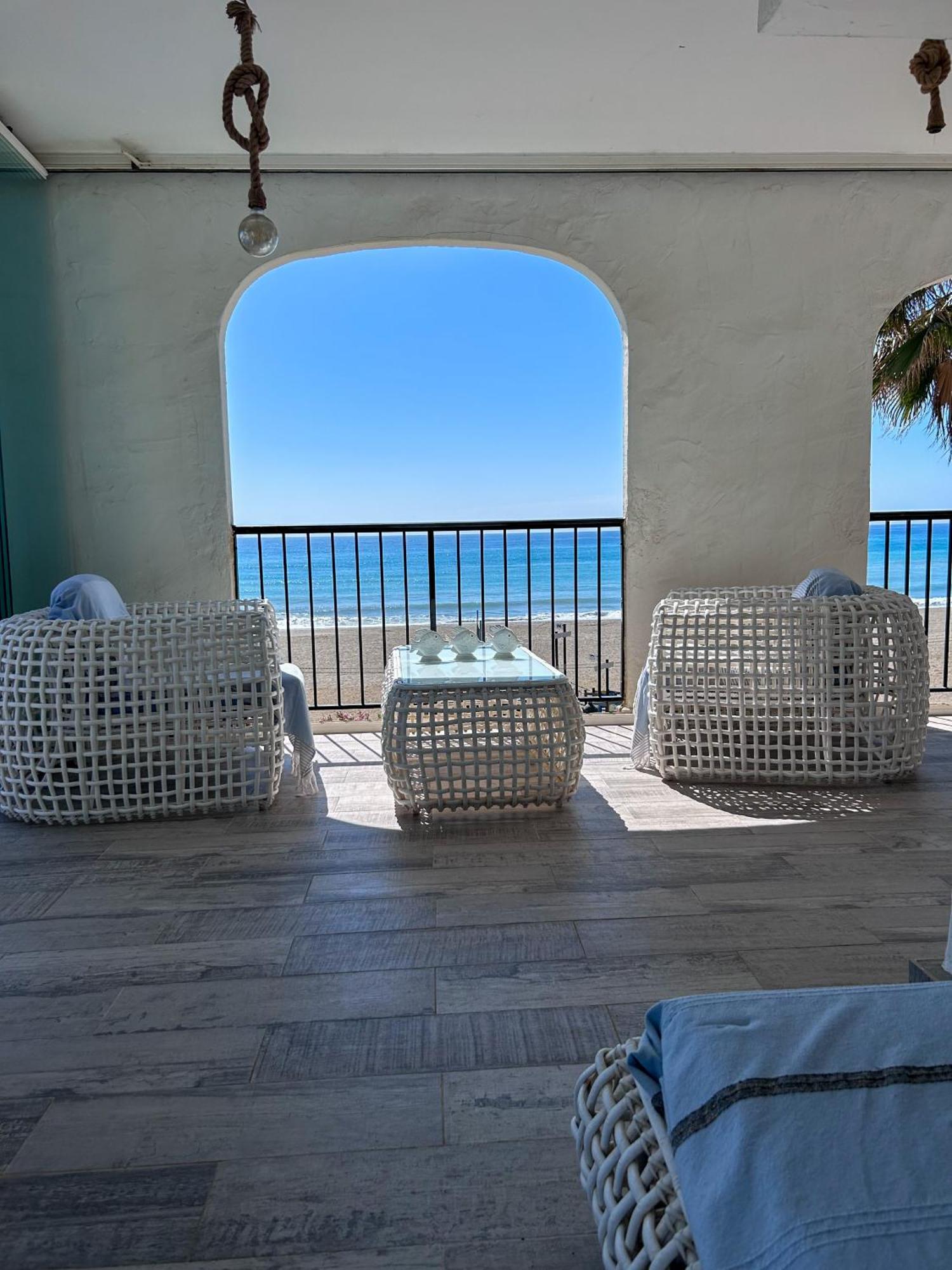 Luxurious 3 Bedroom Beachfront Apartment Manilva